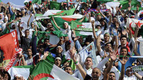 Coupe du monde : Les supporters algériens fêtent la qualification sur les Champs-Élysées (vidéo)