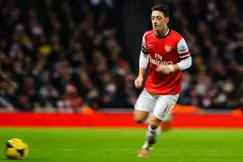Arsenal : Thierry Henry vole au secours de Mesut Özil