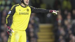 Mercato - Chelsea : Mourinho préfère-t-il Cech à Courtois ?