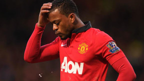 Manchester United : Evra donne une leçon de jongles à Pierre Ménès (vidéo)