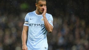 Manchester City : Kompany martyrise un salarié du club (vidéo)