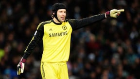 Mercato - Chelsea : Vers un chassé-croisé entre Cech et Courtois ?