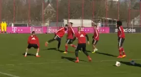 Bayern Munich : L’impressionnant « tiki-taka » des joueurs à l’entrainement (vidéo)