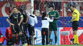 Chelsea : Mourinho annonce la fin de saison de Cech