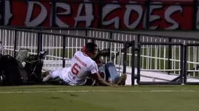 Brésil : Collision entre un joueur et un photographe (vidéo)