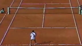 Tennis - Roland Garros 1989 : Le service à la cuillère de Chang (vidéo)