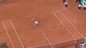 Tennis - Roland Garros 2001 : Le cœur de Gustavo Kuerten sur le court (vidéo)