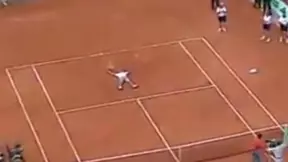 Tennis - Roland Garros 2001 : Le cœur de Gustavo Kuerten sur le court (vidéo)