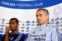 Mercato - Chelsea : Mourinho prêt à faire un geste pour Ashley Cole ?