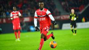 Mercato - Officiel : Angoua débarque à Guingamp