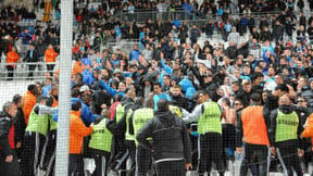 OM : Des supporters manifestent devant la Mairie