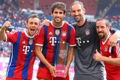 Bayern Munich : Il rentre sur le terrain pour prendre un selfie avec Javi Martinez !