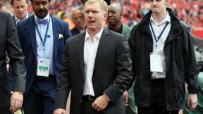 Manchester United : Scholes critique les supporters de Manchester City