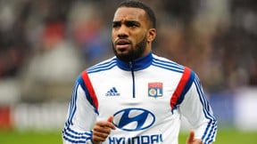 Mercato - PSG/OL : Ces deux clubs qui surveillent toujours Lacazette…