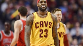 Basket - NBA : Le panier surréaliste de LeBron James !