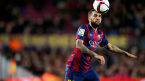 Mercato - Barcelone/PSG : Daniel Alves tape du poing sur la table !