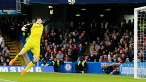 Chelsea : José Mourinho égratigne Thibaut Courtois après l’incroyable but encaissé face à Stoke !