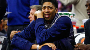 Insolite - Basket : Ce supporter qui rend hommage à Anthony Davis… en se moquant son mono-sourcil !