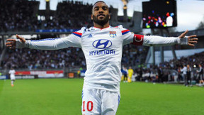 Mercato - OL/PSG : Cet ancien Ballon d’Or qui évoque l’avenir d’Alexandre Lacazette !