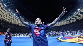 Mercato - Barcelone : Daniel Alves… Un retournement de situation impliquant le PSG ?