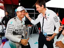 Formule 1 : Quand le patron de Rosberg et Hamilton critique l’attitude du monde de la F1 !