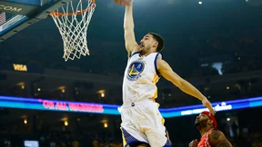 Basket - NBA : Le panier d’un coéquipier de Stephen Curry… à vélo !