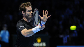 Insolite - Tennis : Andy Murray se coupe les cheveux en plein match contre Nadal !