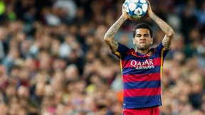 Mercato - Barcelone : Dani Alves explique pourquoi il est resté au Barça !