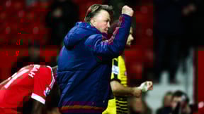 Manchester United : Cette légende du club qui défend Louis Van Gaal