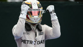 Formule 1 : Lewis Hamilton dédie sa victoire à Mohamed Ali !