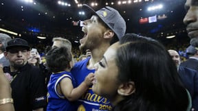 Basket : Quand Stephen Curry trouve du réconfort auprès de ses filles !