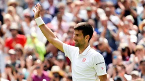 Tennis : André Agassi s’incline devant Novak Djokovic !