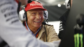 Formule 1 : Niki Lauda attaque Mercedes et défend Lewis Hamilton !