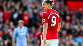 Manchester United : Diego Maradona tacle Zlatan Ibrahimovic !