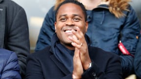 PSG : Patrick Kluivert donne des conseils à Unai Emery avant le Barça !