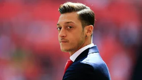 Arsenal : Cette légende des Gunners qui monte au créneau pour Özil !