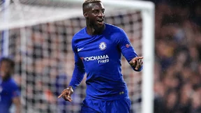 Chelsea : Tiémoué Bakayako se fait reprendre de volée en Angleterre !