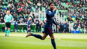 Mercato - Manchester United : Une légende opposée à l’arrivée du fils de Patrick Kluivert ?