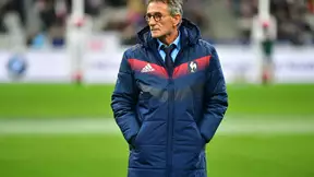 Rugby - XV de France : Guy Novès revient avec difficulté sur son éviction !