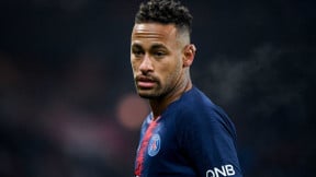 Mercato - PSG : À quoi joue le FC Barcelone avec Neymar ?