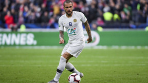 Mercato - PSG : Dani Alves aurait de gros doutes pour son avenir !