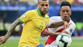 Mercato - Barcelone : Daniel Alves chamboule les plans du Barça !