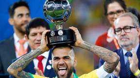 Mercato - Barcelone : Dani Alves reçoit une proposition surréaliste pour son avenir !