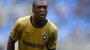 Les arrivées incroyables de Seedorf et Forlan au Brésil !