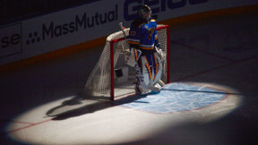 Un hockeyeur danse tout nu dans le vestiaire !