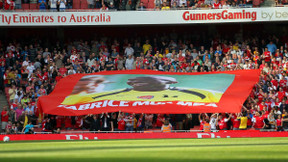 Arsenal : la banderole magnifique en hommage à Muamba