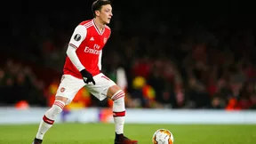 Arsenal - Clash : Unai Emery tacle Mesut Özil !