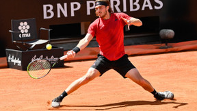 Tennis : Tsitsipàs réagit à sa qualification en finale de l'ATP de Lyon !