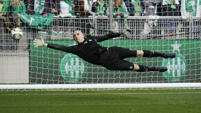 ASSE - Malaise : Pierre Ménès adresse un tacle à Paul Bernardoni !