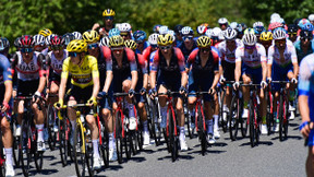 Tour de France : Chutes, blessure… Les galères s’enchaînent sur la 15e étape, coup dur pour le Maillot Jaune (vidéo)